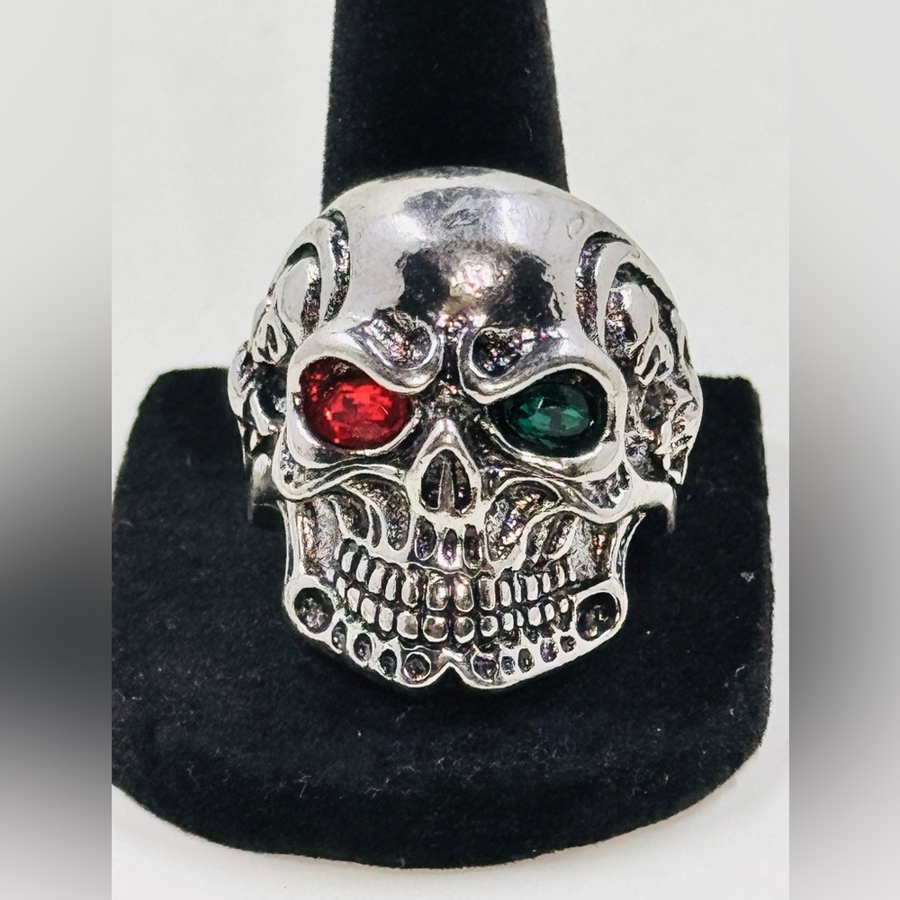 Huge Silver Skull Ring W/Red & Green Eyes Size 11 NWOT Biker Punk Goth